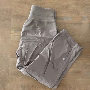 Lululemon Studio Crop II (Unlined)
Cool Cocoa
